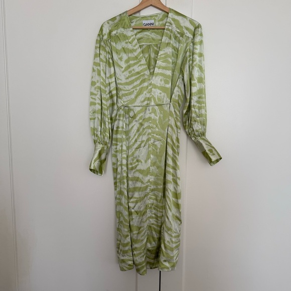 GANNI Zebra-print silk-blend midi dress - Picture 2 of 12